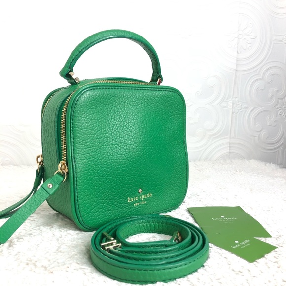 kate spade Handbags - 🌸OFFERS?🌸Kate Spade Leather Green Crossbody